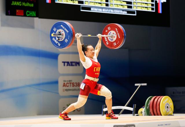 运动壮举再现辉煌,体育盛事震撼全场 运动壮举再现辉煌,体育盛事震撼全场